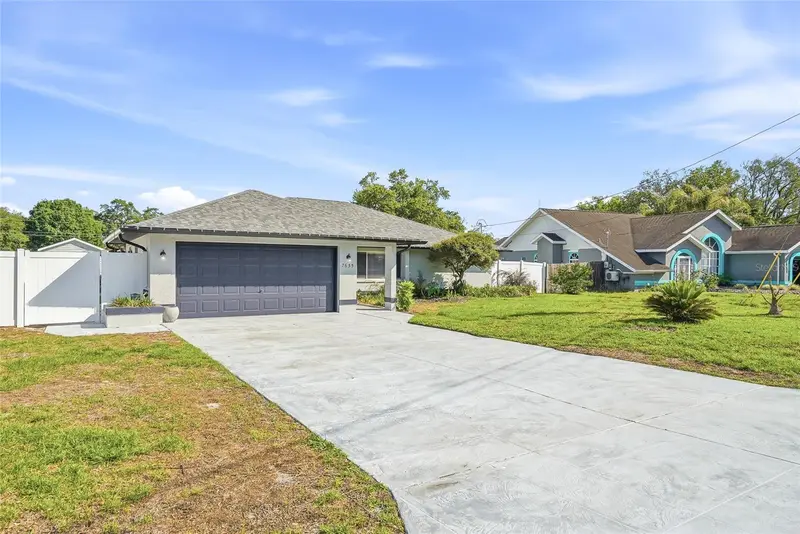 7635 Gates Cir, FL