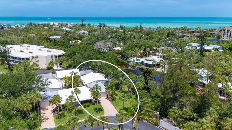 Siesta Key pending
