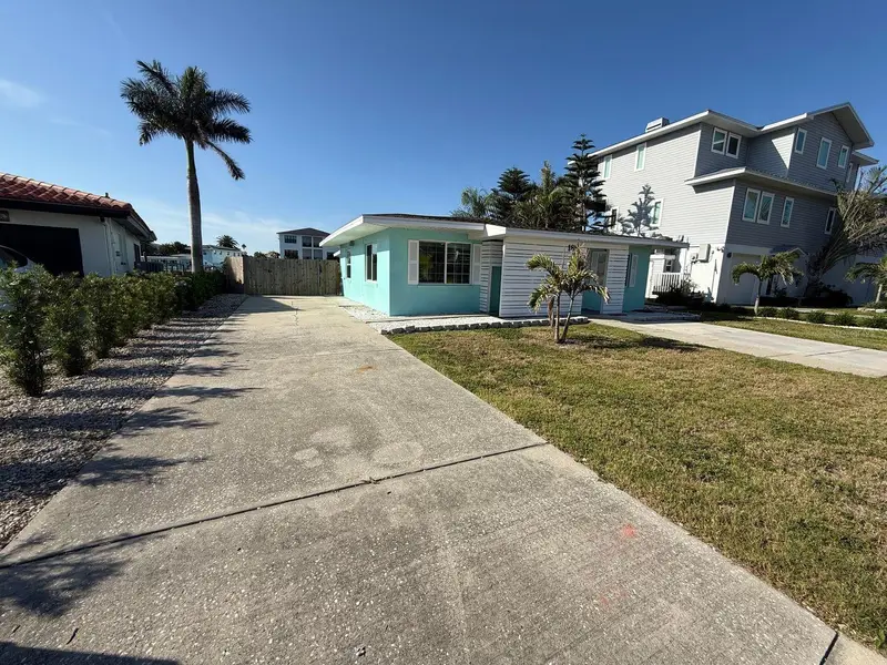 185 175th Terrace Dr E, FL