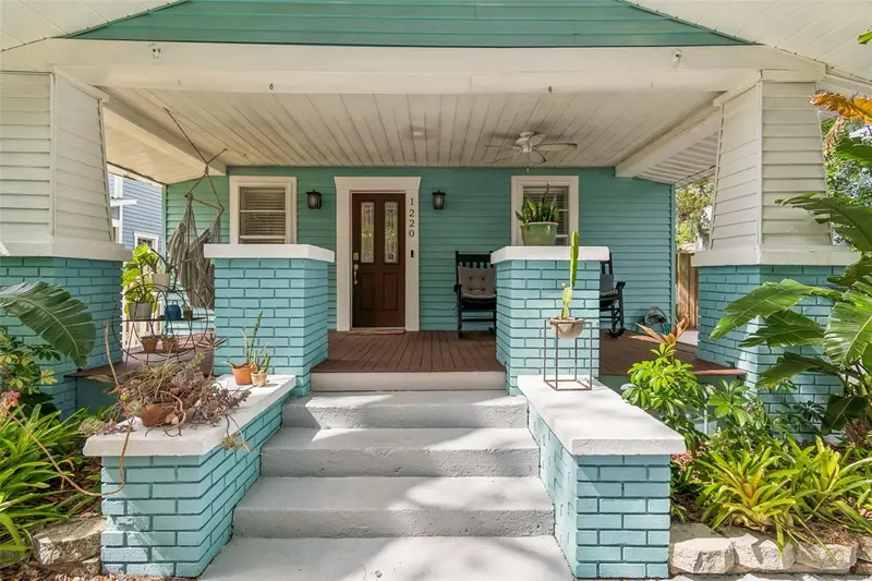1220 E Emma St, FL