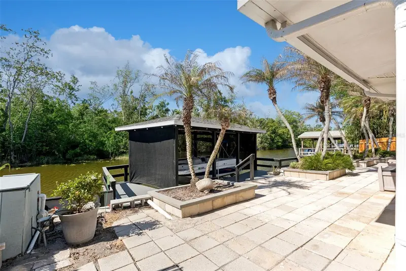13502 Country Club Dr, FL