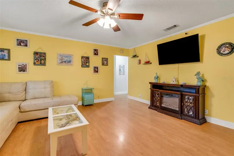 202 Saint Lucie Rd, FL