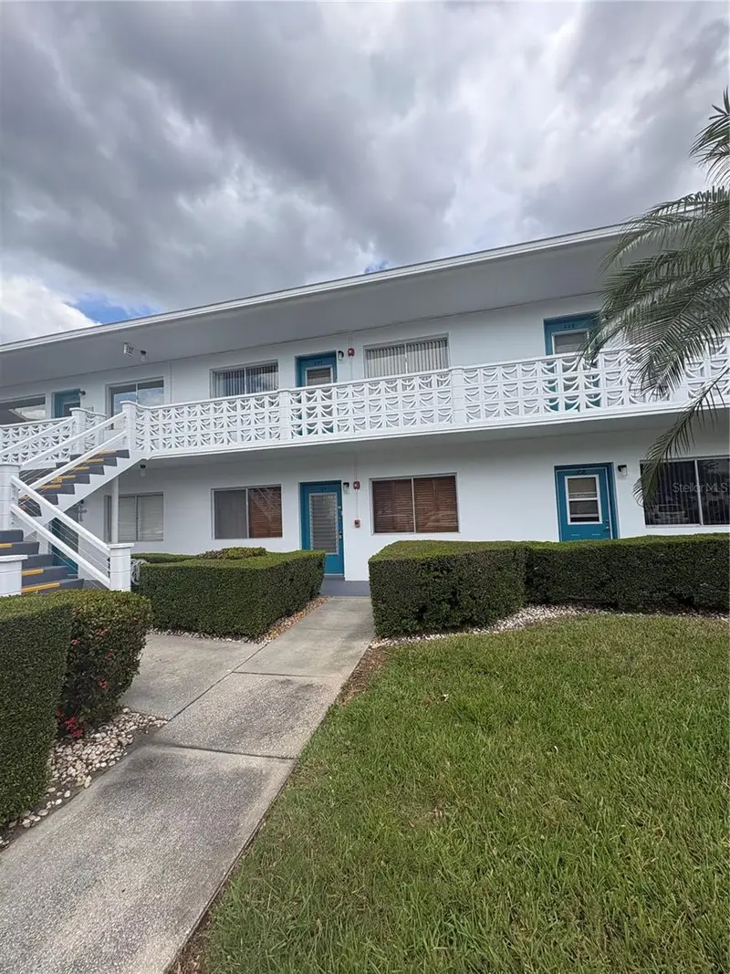 8220 112th St #109, FL