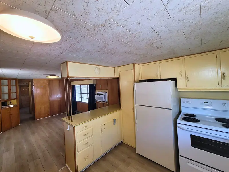 522 49th Ave W, FL