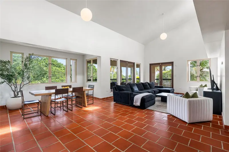 86 Lakeside Villas #G2, PR