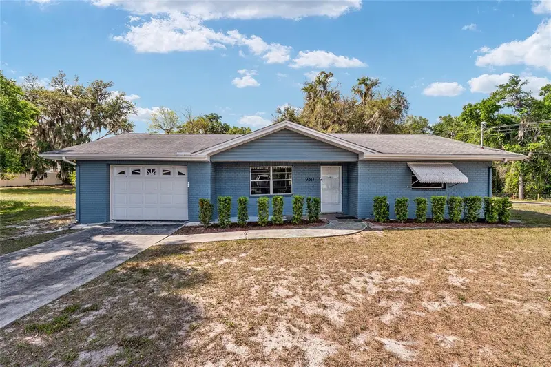 9317 E Crescent Dr, FL