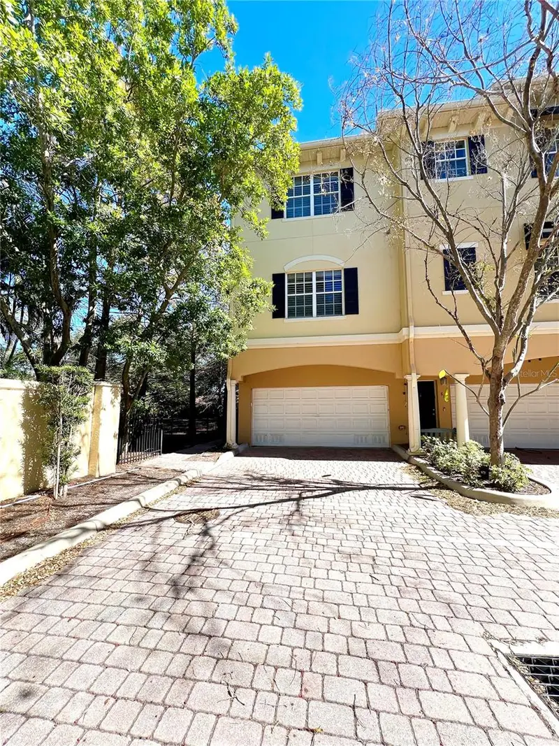 809 Harbor Oak Ln, FL