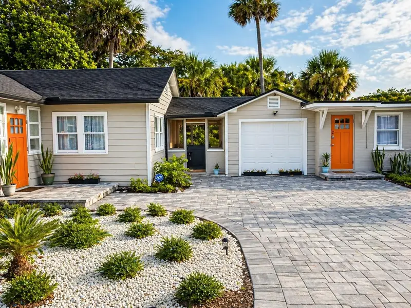200 S Pine St, FL
