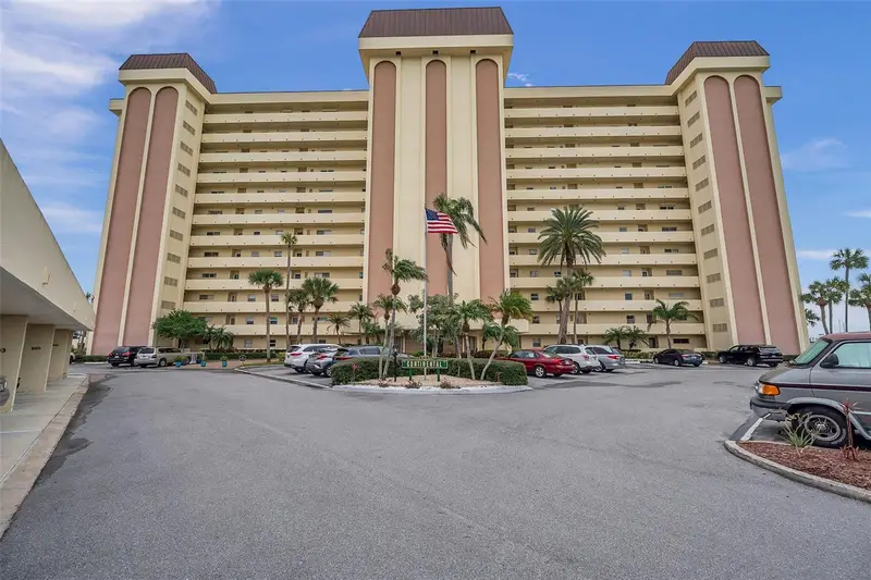 4775 Cove Cir Cir N #104, FL