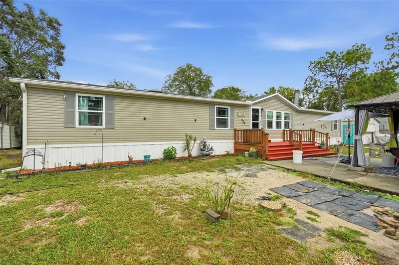 825 N Griffith Ave, FL