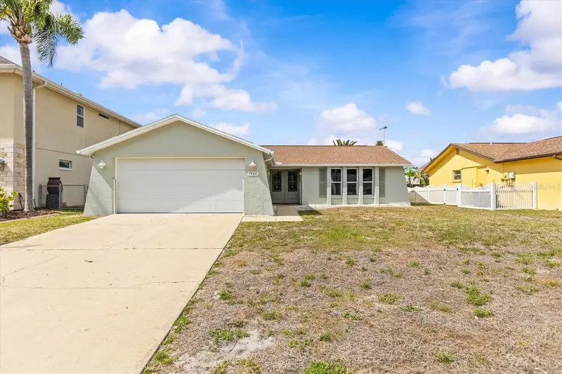 7427 Southwind Dr, FL