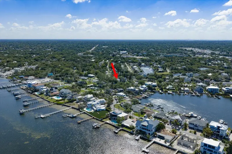 236 Shore Dr, FL