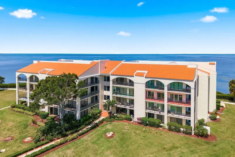 302 Mariner Dr #302, FL
