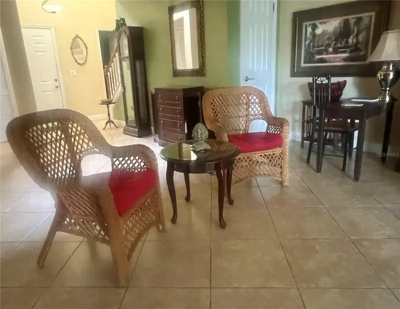 618 Maple Oak Cir #112, FL