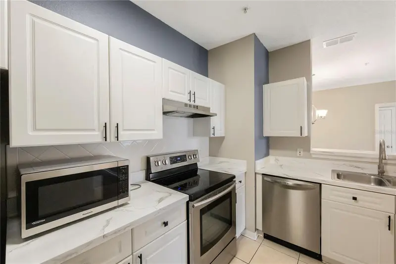 18001 Richmond Place Dr #1010, FL