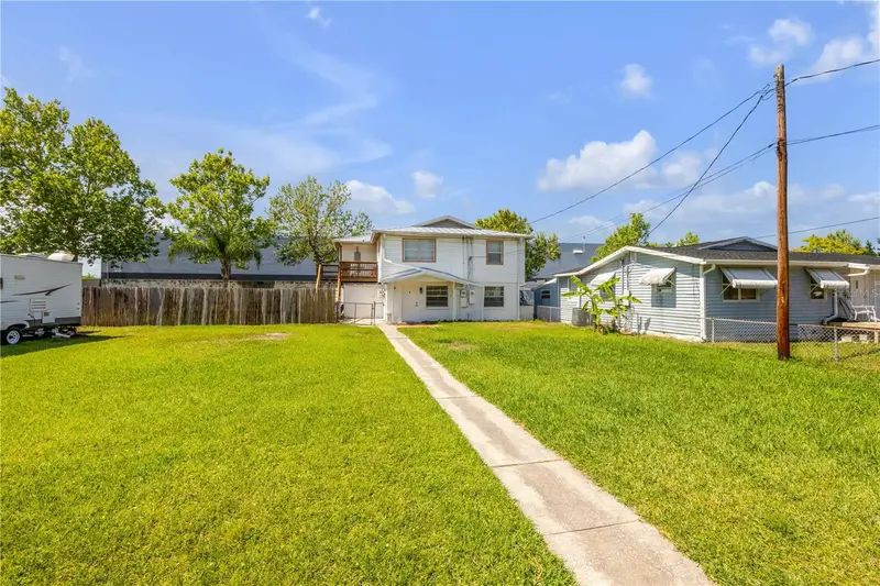 1051 June Ter, FL