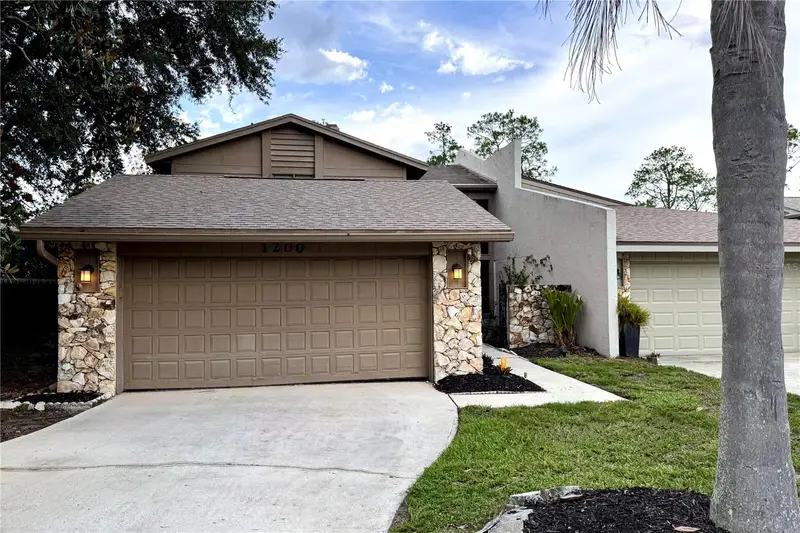 1200 Royal Oak Dr, FL
