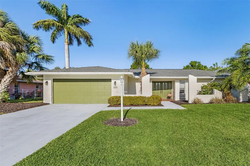 5479 Chablis Ln, FL
