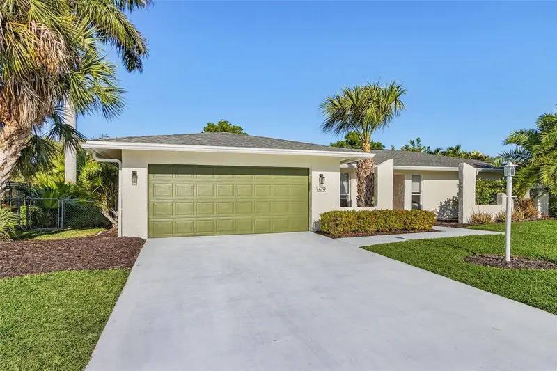 5479 Chablis Ln, FL