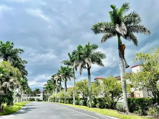 3250 Southshore Dr #53b, FL