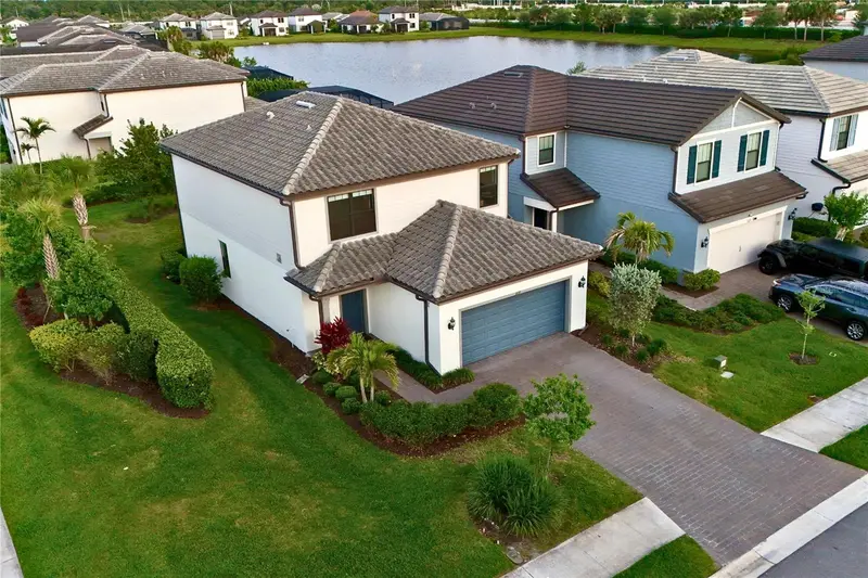 6111 Bluestar Ct, FL