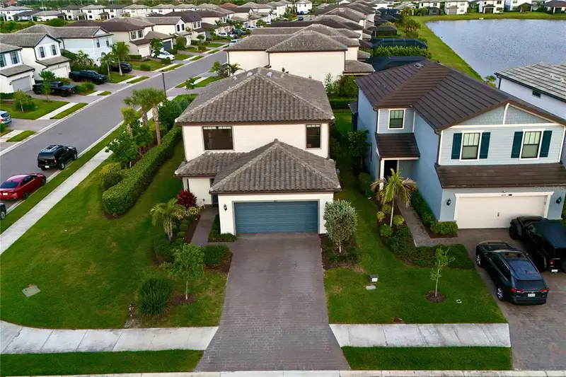 6111 Bluestar Ct, FL