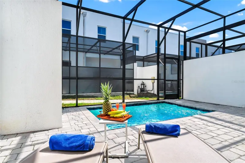 637 Trikomo Drive Dr, FL