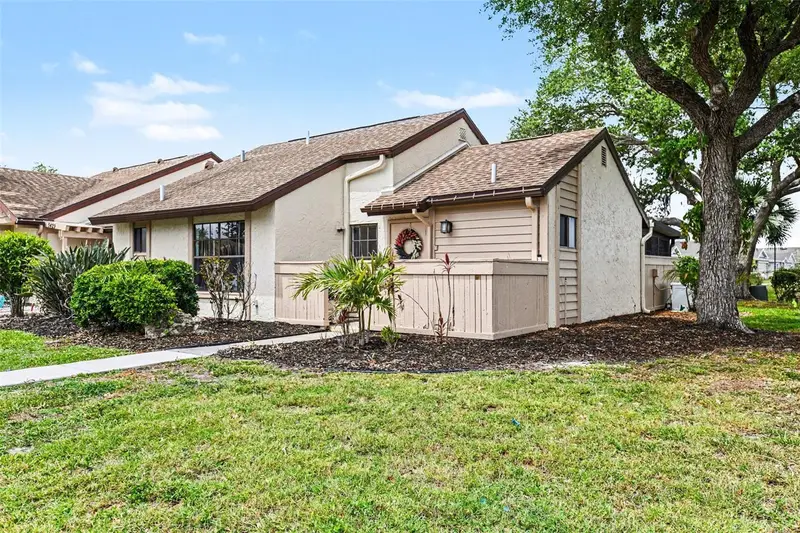 5401 Brassy Loop, FL