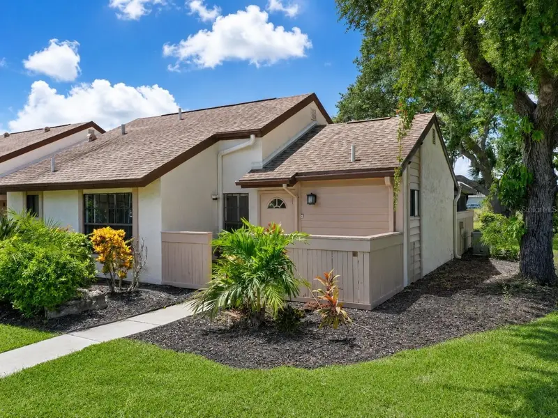 5401 Brassy Loop, FL