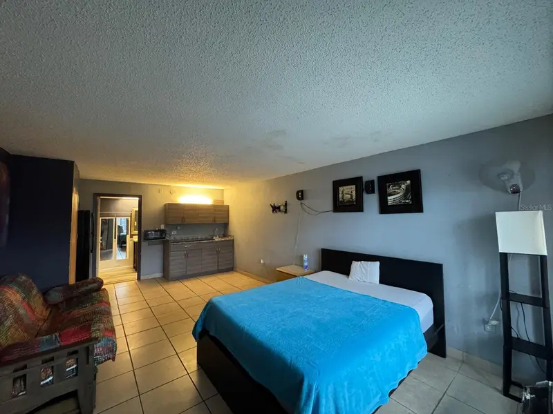 8421 S Orange Blossom Trl #420, FL