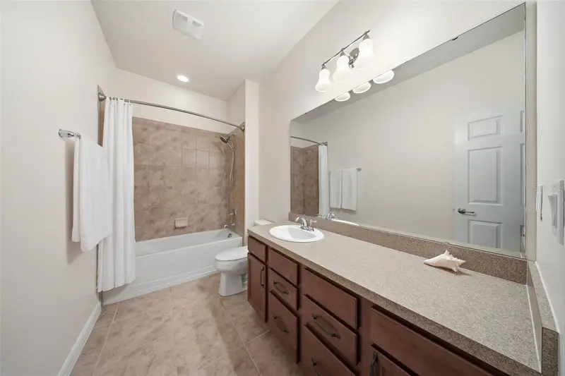 1670 Regal River Cir, FL