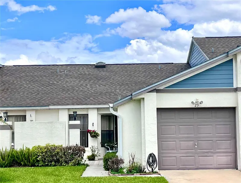 29 Lakepointe Cir, FL