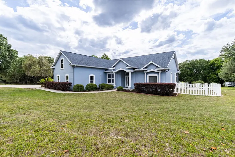 Howey in the Hills listing