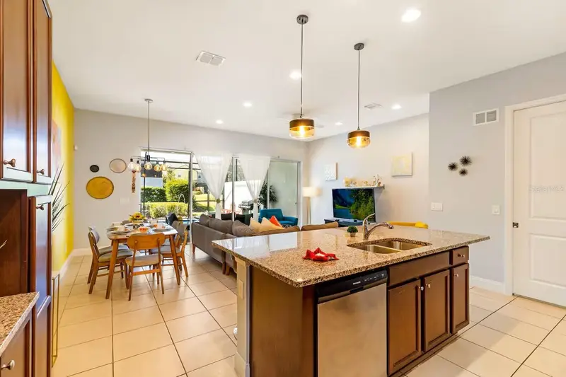 313 Captiva Dr, FL
