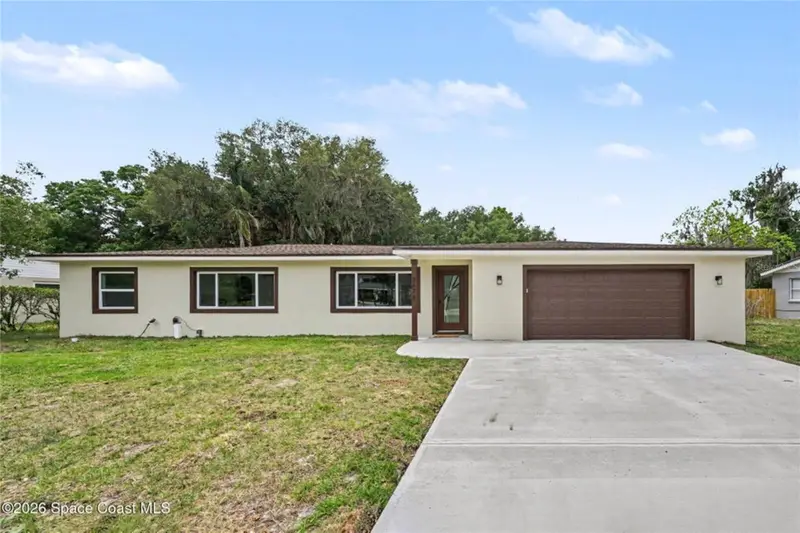 2678 Pine Ave, FL