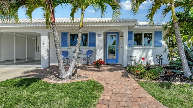 925 Spanish Dr N, FL