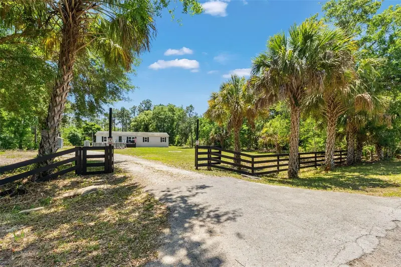 6886 W Edgewood Ln, FL