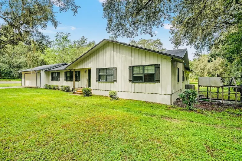 10245 E Trails End Rd, FL