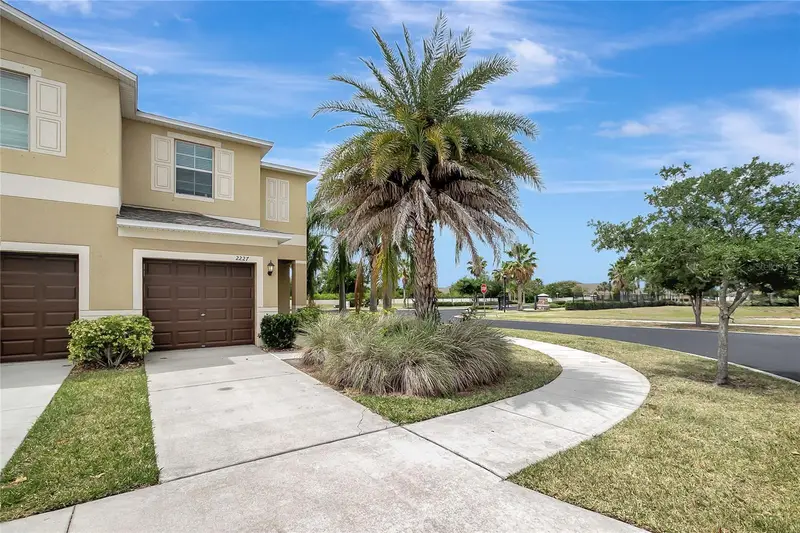 2227 Golden Falcon Dr, FL