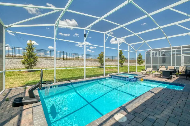 9102 Sommerset Hills Dr, FL