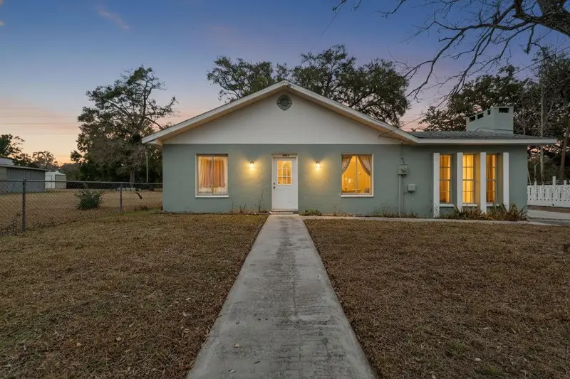 39243 Lizabeth Cir, FL