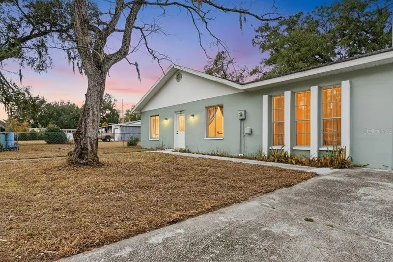 39243 Lizabeth Cir, FL
