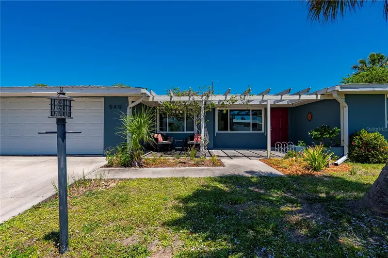 540 Grove Ave Nw, FL