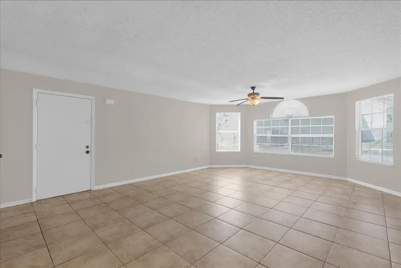 2731 N Poinciana Blvd #107, FL
