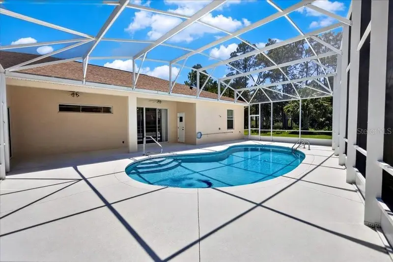 25 Westminster Dr, FL