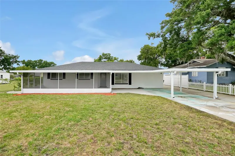 825 Nw Avenue Y Ave Nw, FL