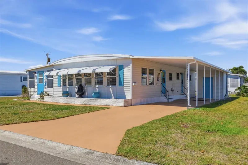 1107 44th Avenue Dr E, FL