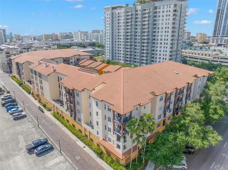 200 4th Ave S #302, FL