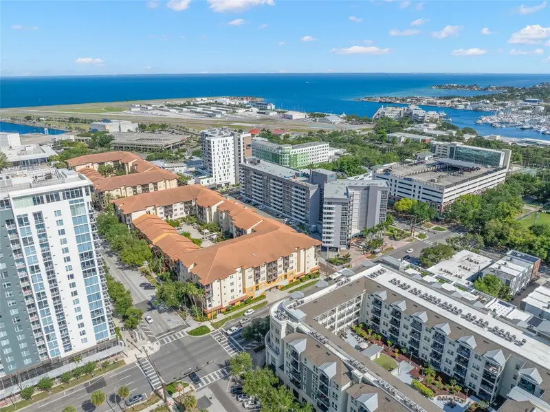 200 4th Ave S #302, FL