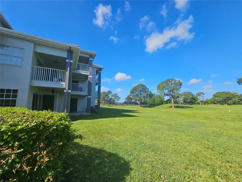 13838 Fairway Island Dr #1418, FL